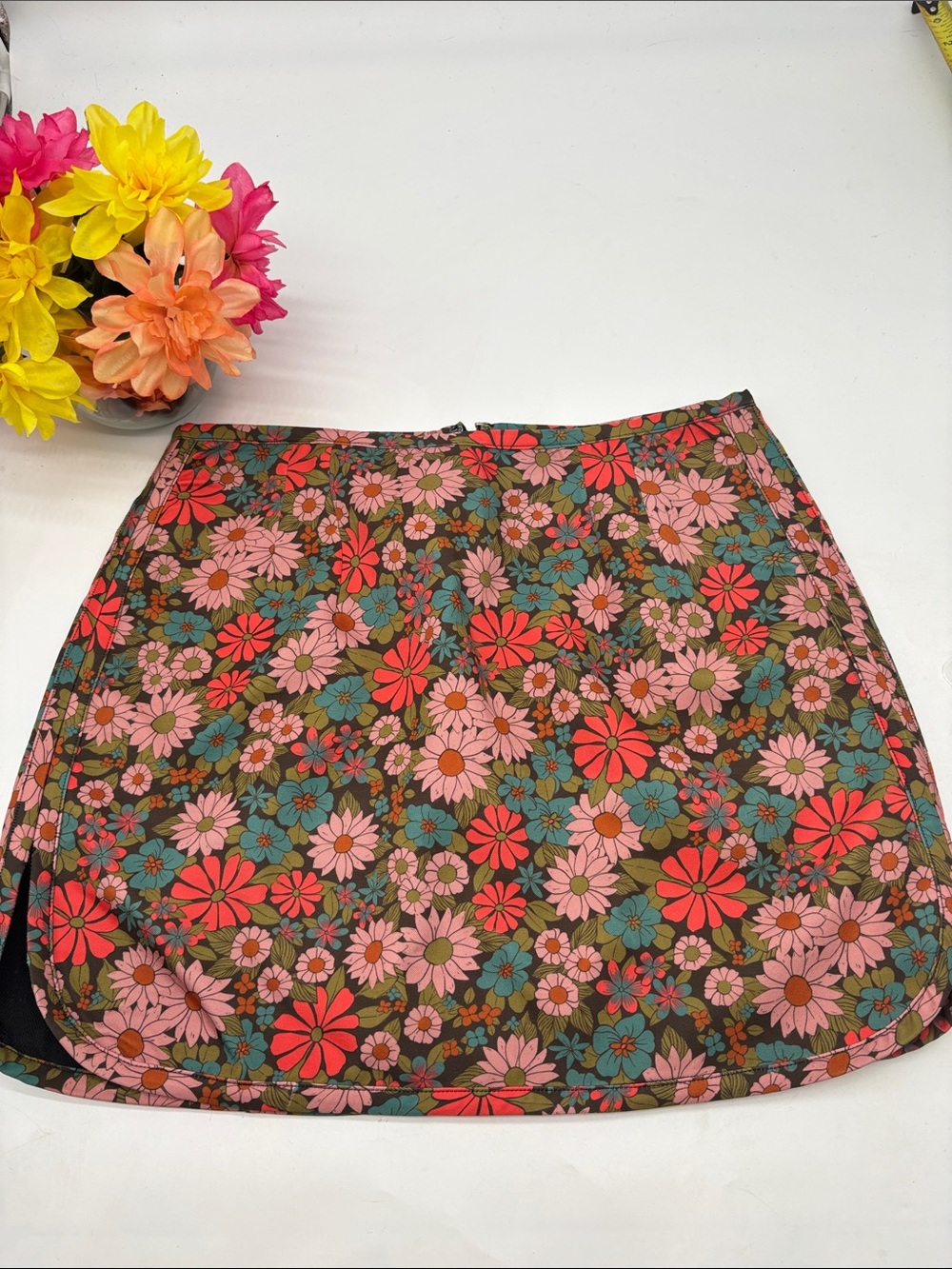 NATURAL LIFE Retro Floral Mini Skirt in Brown with Pink & Teal